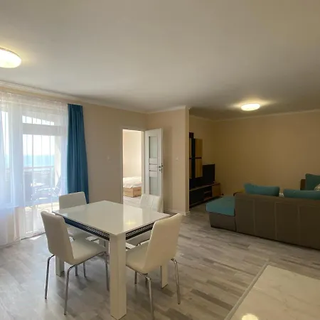 Marina Bay 23 דירה *