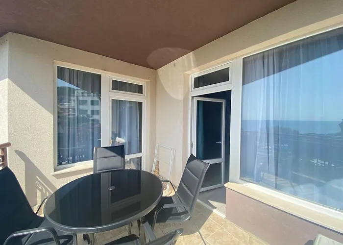 Апартаменты Marina Bay 23